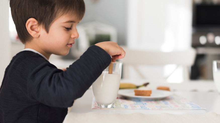 how babysitters can encourage healthy eating habits in toddlers